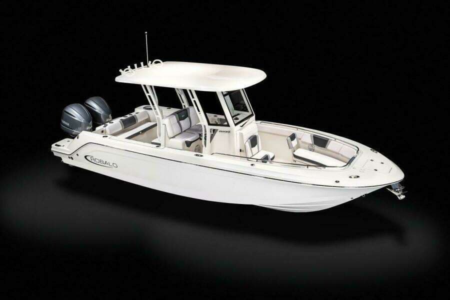 2022 Robalo R272 Center Console