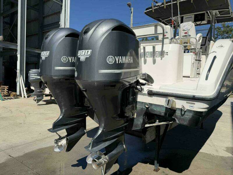 2004 Century 3200 Center Console