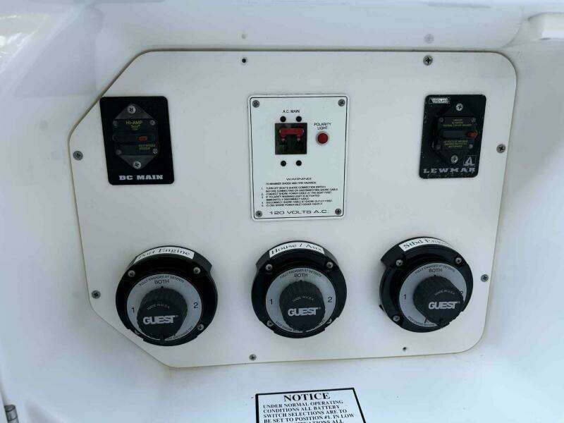 2004 Century 3200 Center Console