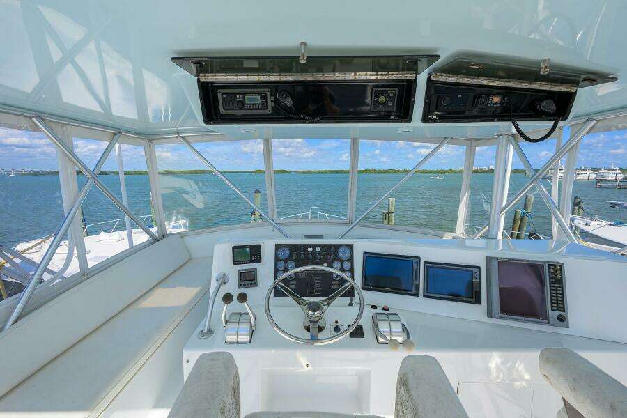 Post 50 SEANYLE - Flybridge- Helm