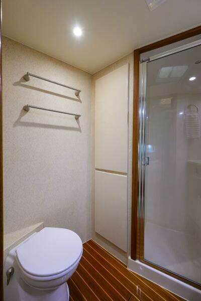 Post 50 SEANYLE - Master Ensuite Head