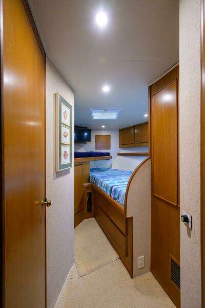 Post 50 SEANYLE - Guest Cabin - Bow