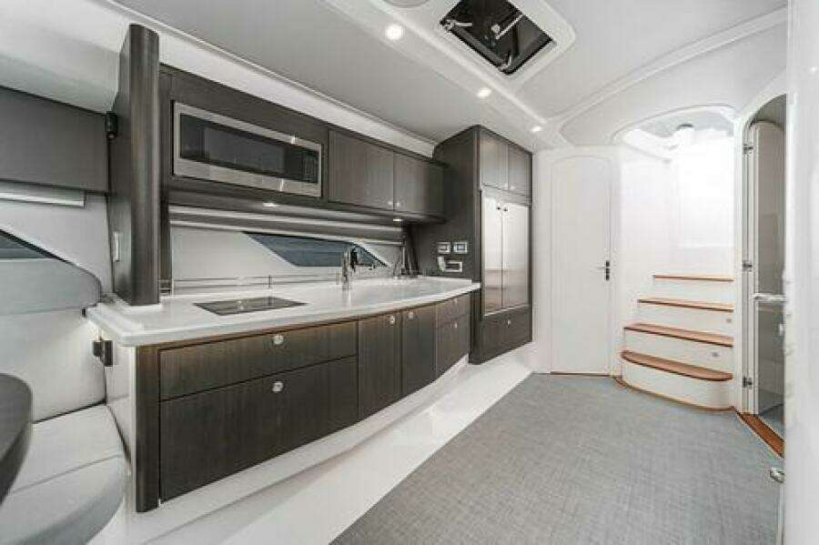 2022 Intrepid 477 Evolution