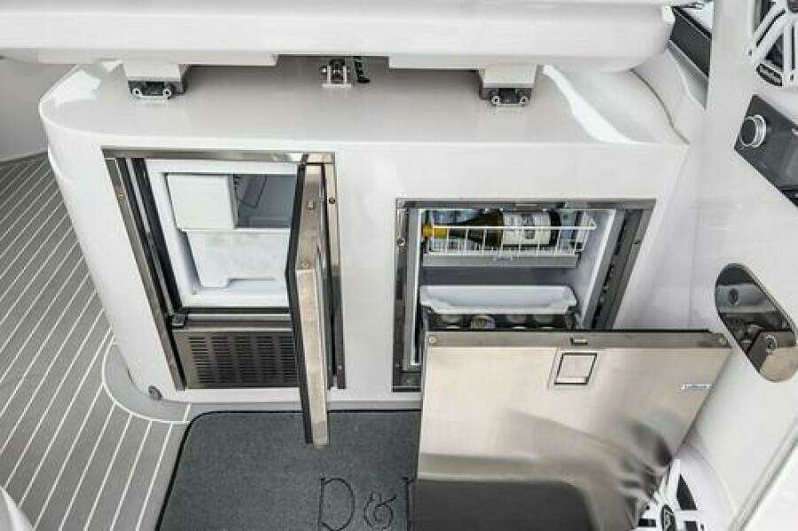 2022 Intrepid 477 Evolution