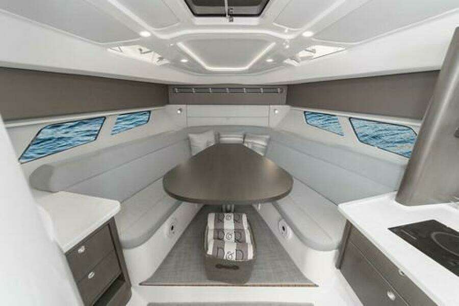 2022 Intrepid 477 Evolution