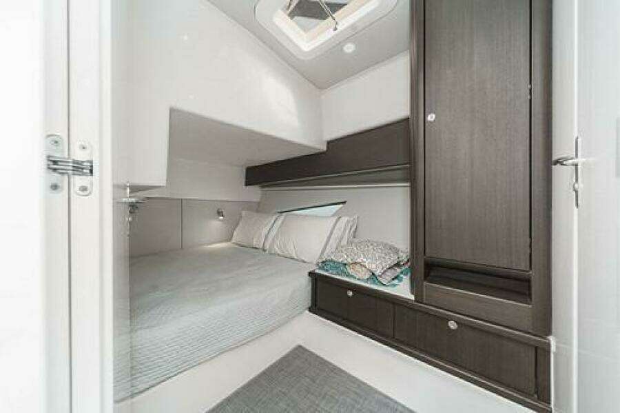 2022 Intrepid 477 Evolution