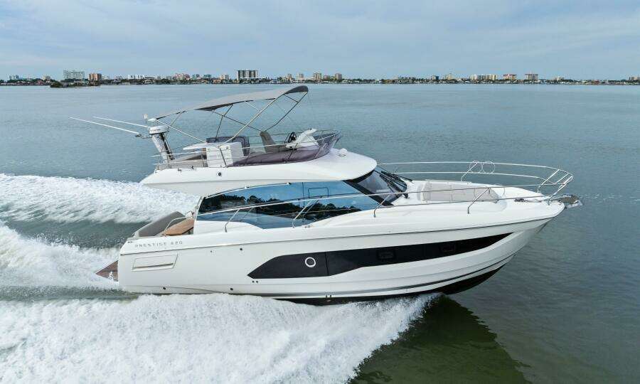 2022 Prestige 420 FLybridge SO FLY Profile