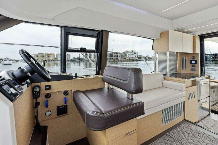 2022 Prestige 420 FLybridge SO FLY 
