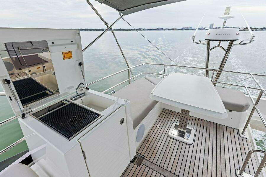 2022 Prestige 420 FLybridge SO FLY 
