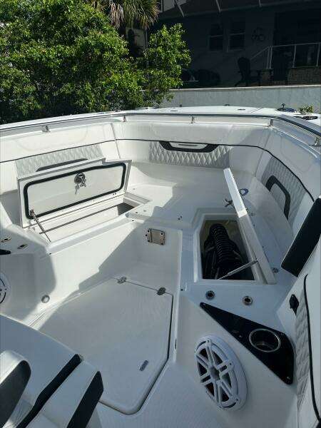 2023 Blackfin 272 CC