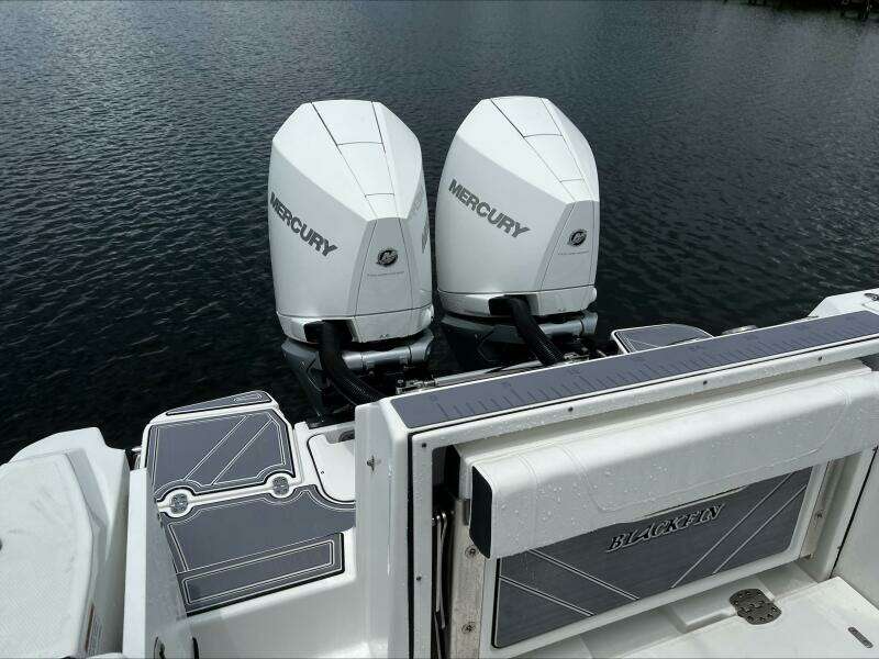 2023 Blackfin 272 CC