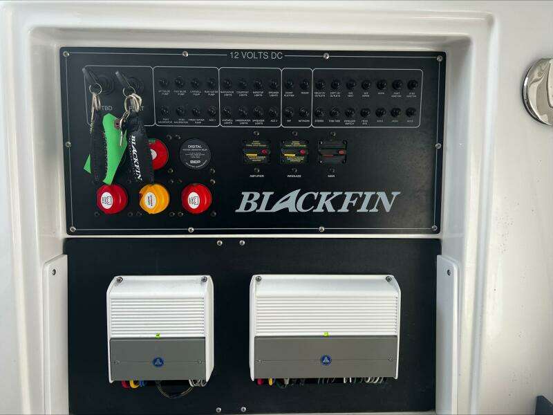 2023 Blackfin 272 CC