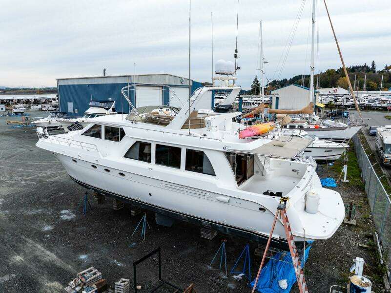 2001 Navigator 61 Pilothouse