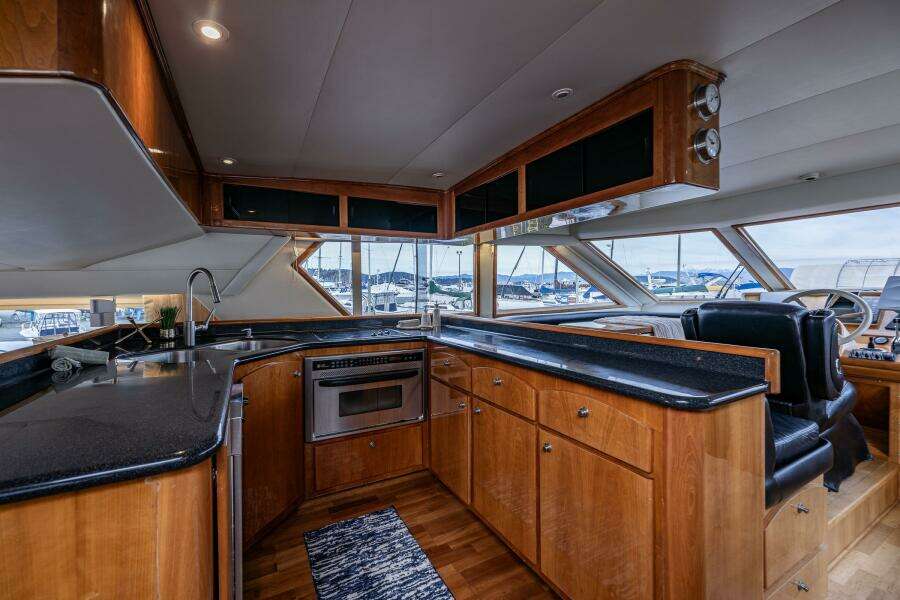 2001 Navigator 61 Pilothouse