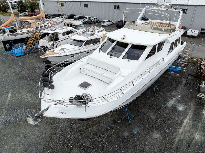 2001 Navigator 61 Pilothouse