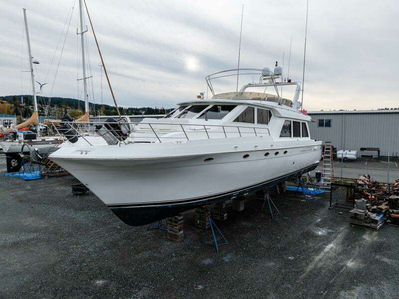 2001 Navigator 61 Pilothouse