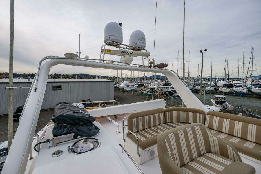 2001 Navigator 61 Pilothouse