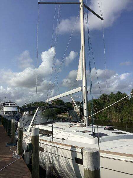 2012 Beneteau Oceanis ICW