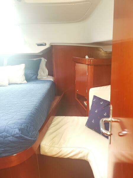 2003 Beneteau Center Cockpit