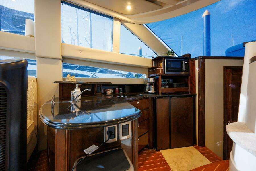 2010 Meridian 391 Motor Yacht