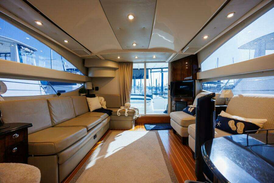2010 Meridian 391 Motor Yacht