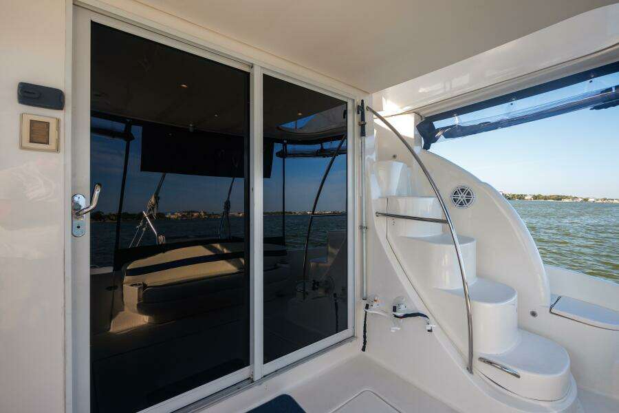 2010 Meridian 391 Motor Yacht