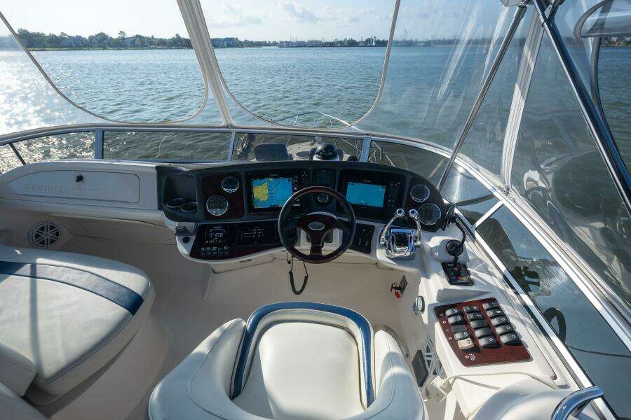 2010 Meridian 391 Motor Yacht