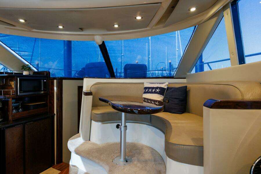 2010 Meridian 391 Motor Yacht
