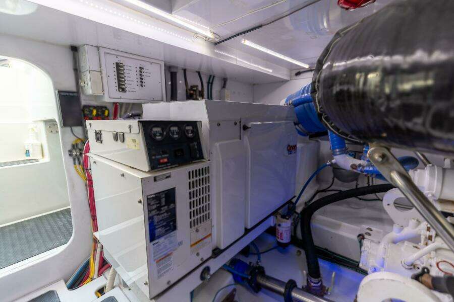 2006 Jim Smith 68 Convertible- Engine Room