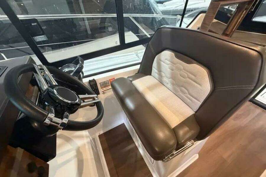 2022 Four Winns 355 Vista Coupe