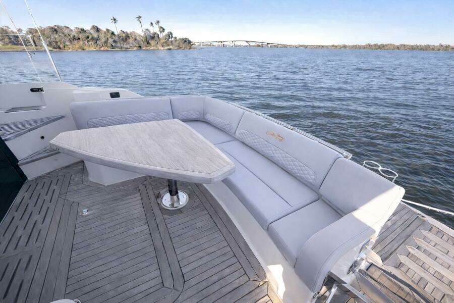2019 Sea Ray L550