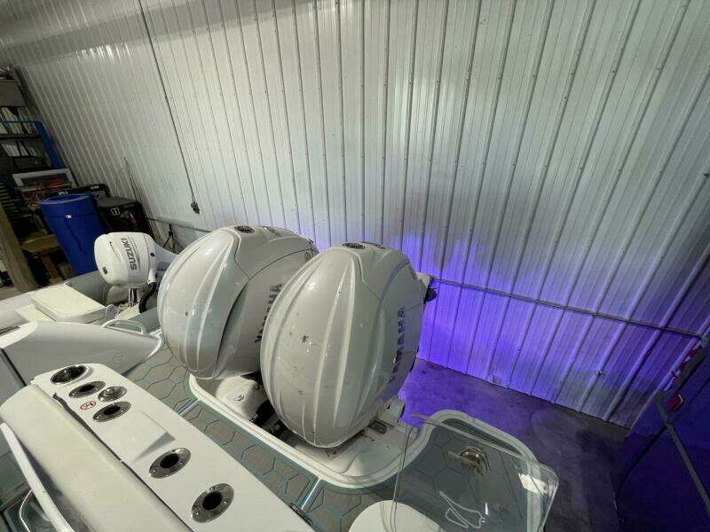 2025 Stingray 253 Center Console