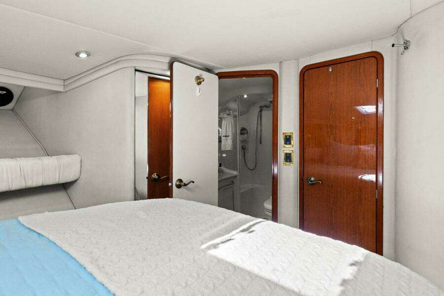 1998 Sea Ray 480 Sedan Bridge