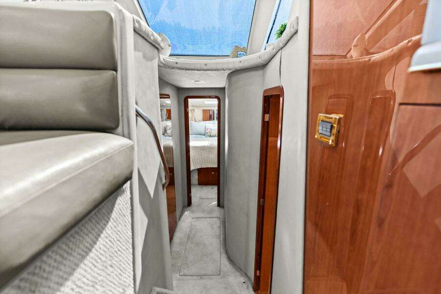 1998 Sea Ray 480 Sedan Bridge