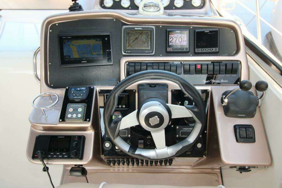 2002 Regal 4260 Commodore