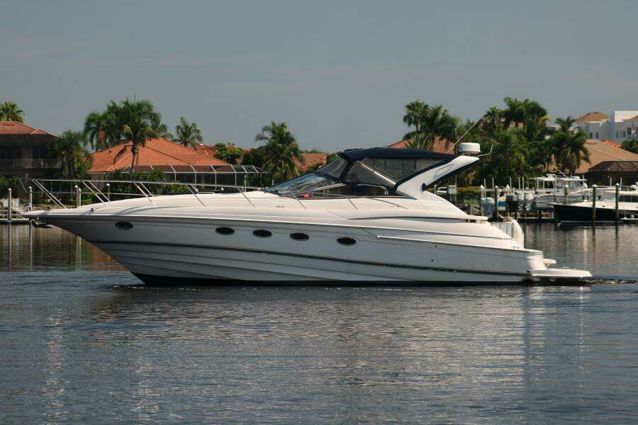 2002 Regal 4260 Commodore