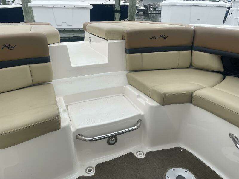 2014 Sea Ray 250 SLX