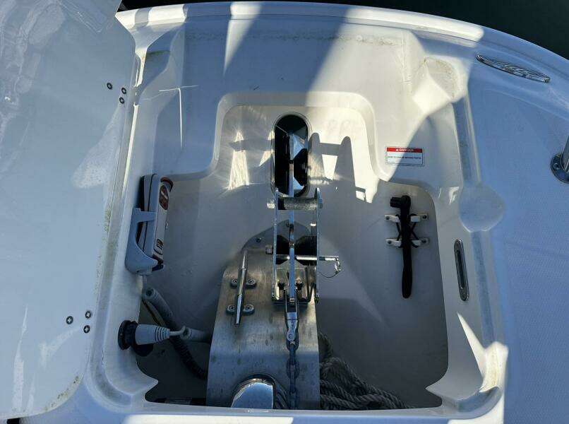 2022 Boston Whaler 270 Dauntless