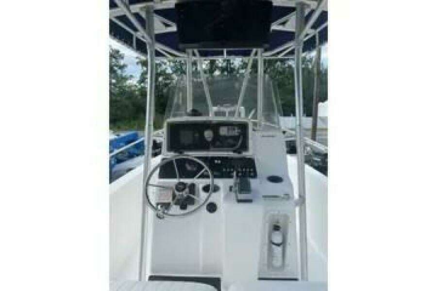 2002 Boston Whaler 21 Outrage