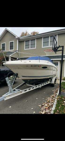 2004 Sea Ray 215 Weekender