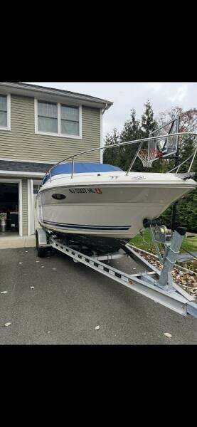 2004 Sea Ray 215 Weekender