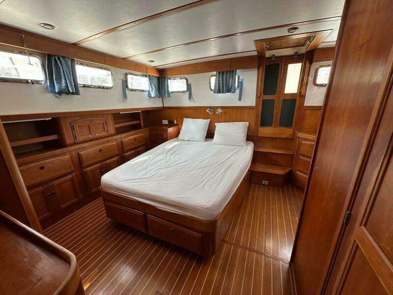 1997 Sabre SABRELINE 474 Trawler