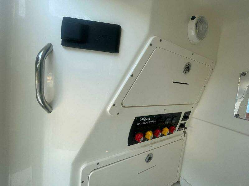 2016 Mako 284 Center Console