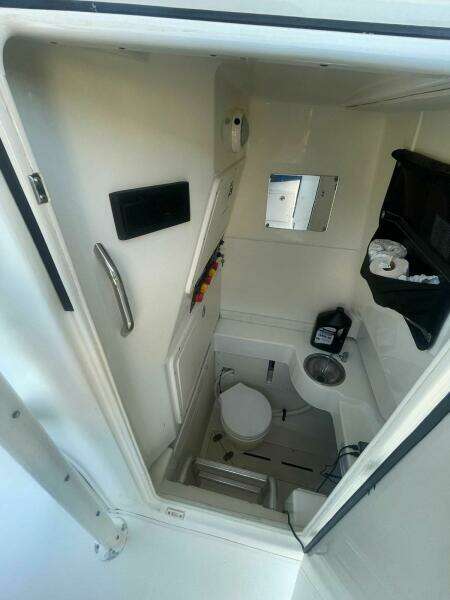 2016 Mako 284 Center Console