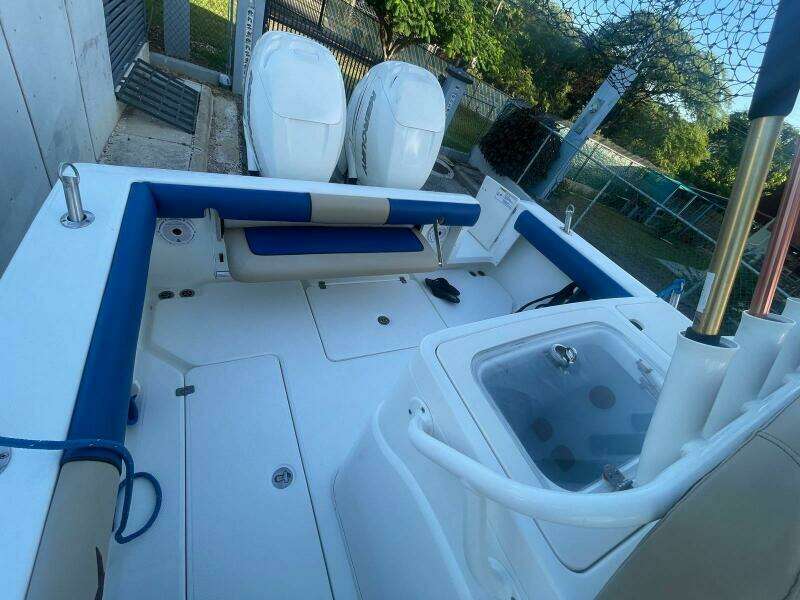 2016 Mako 284 Center Console