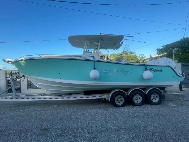 2016 Mako 284 Center Console