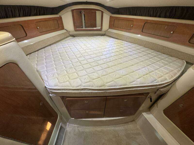 2007 Larson 370 Cabrio