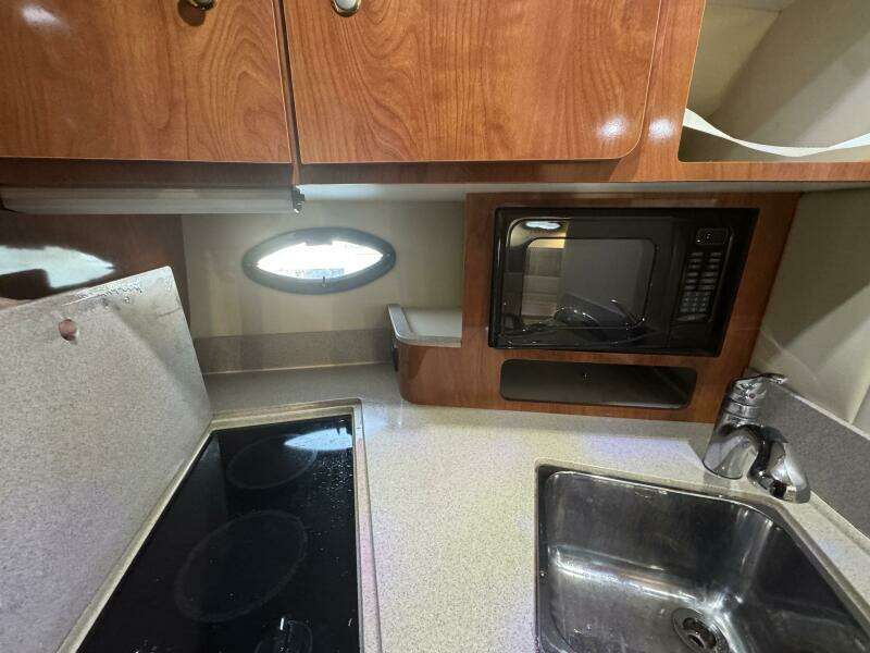 2007 Larson 370 Cabrio