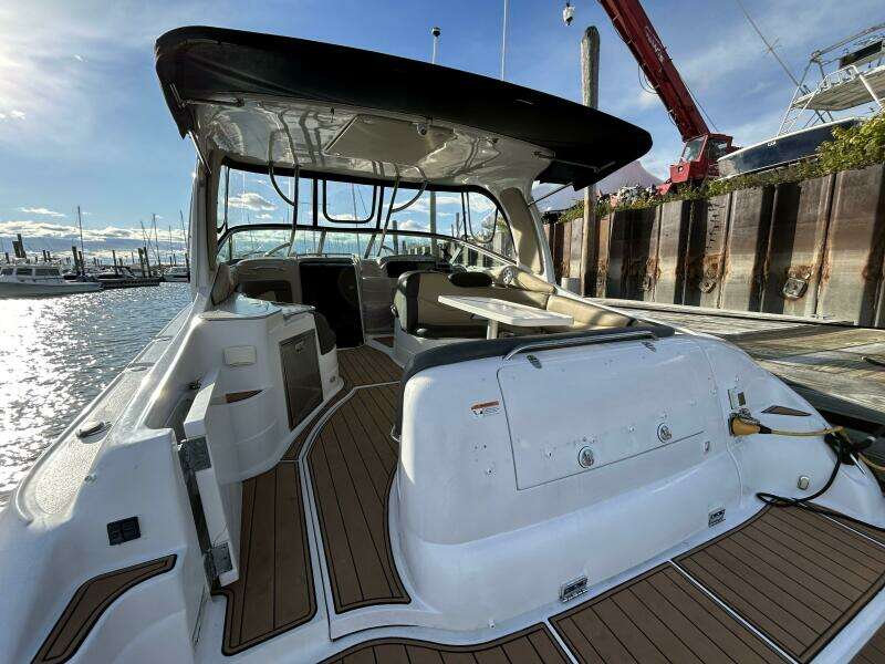 2007 Larson 370 Cabrio