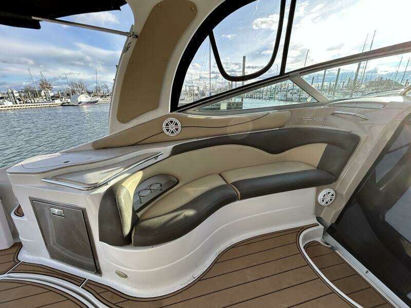 2007 Larson 370 Cabrio